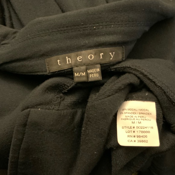 Theory single button blazer with cinched up cuffs. Size M - Picture 4 of 4